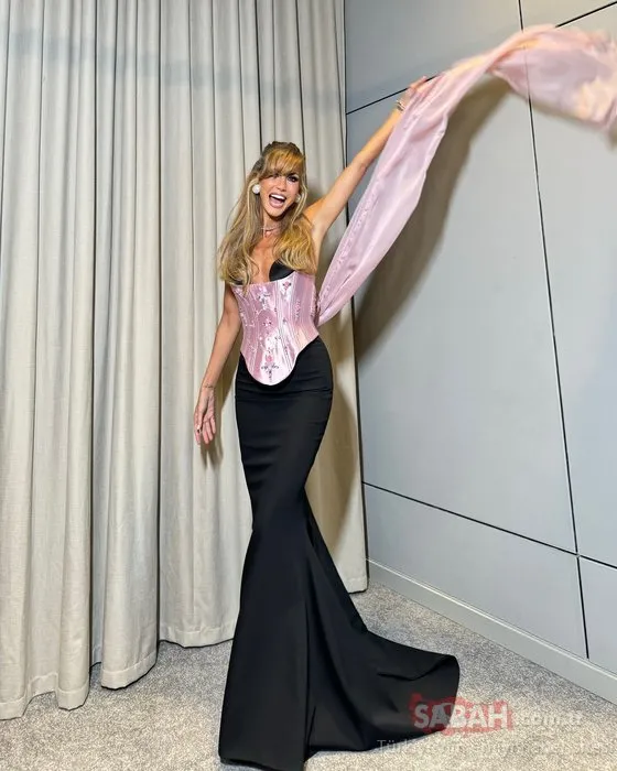 Çağla Şıkel’in havuz keyfi kıskandırdı! Yaza veda edemeyen Çağla Şıkel bikinili pozlarıyla nefes kesti!