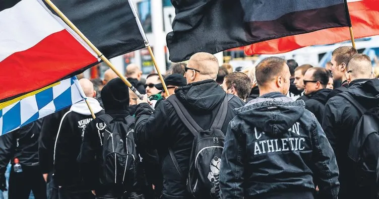 Nazis raus Naziler defolun