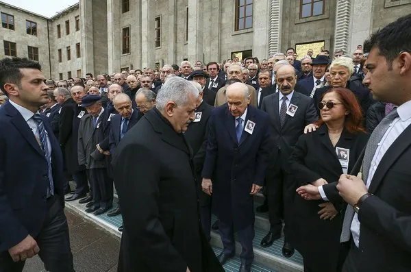 Emekli Büyükelçi Bölükbaşı'na TBMM'de tören düzenlendi! Acılı kızının yürek burkan anlarıı