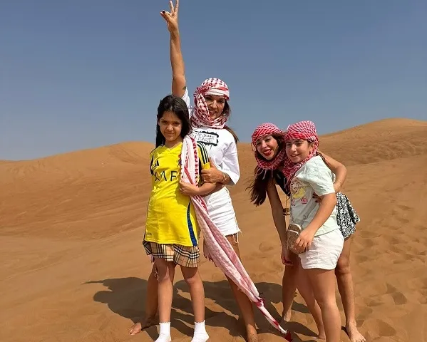 Demet Akalın’dan Dubai çıkarması! Kocası Okan Kurt’la pozuna yorum yağdı