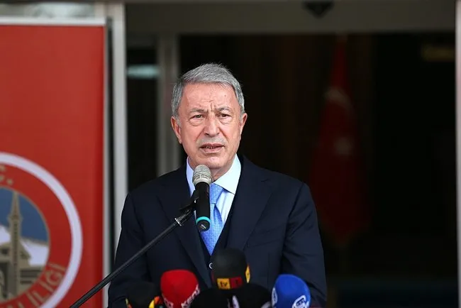 abdnin-iraktaki-kitle-imha-silahi-yalanini-hatirlatip-uyardi-bedeli-cok-daha-agir-olur-1750432818775.jpeg Hulusi Akar, ABD’nin Irak’taki ‘Kitle İmha Silahı’ yalanını hatırlatıp uyardı: Bedeli çok daha ağır olur!