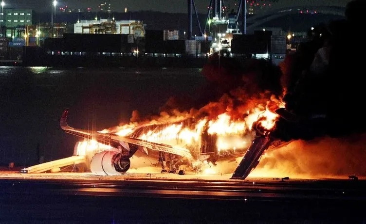 Japonya’da yanan uçağın içinde neler yaşandı? O anların videosu ortaya çıktı!