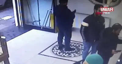 21 yaşındaki saldırgan 83 yaşındaki adamı döverek parasını gasbetti! | Video