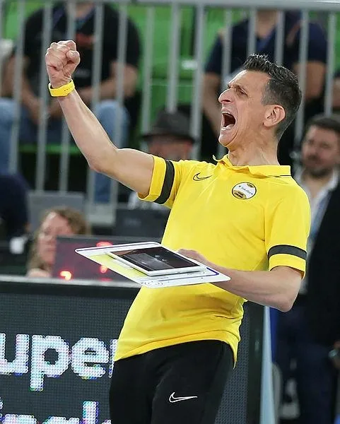 son-dakika-voleybolda-sampiyon-vakifbank-temsilcimiz-sampiyonlar-ligini-kazandi-1653282440184.jpeg