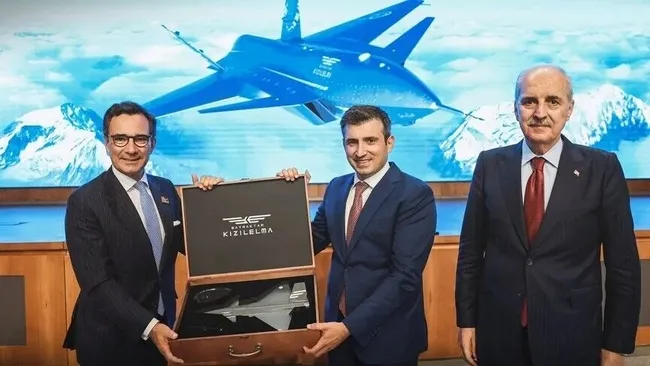 selcuk-bayraktar-nato-parlamenterlerine-kizilelmayi-anlatti-1783011059671.jpeg