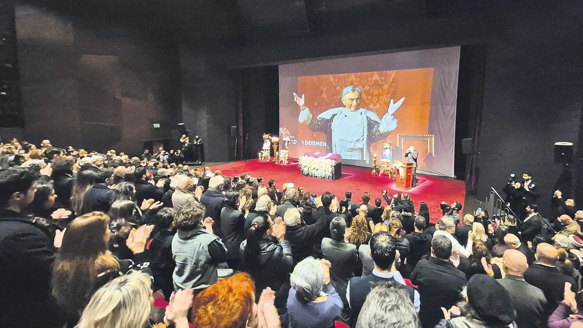 Tiyatronun usta çınarına veda