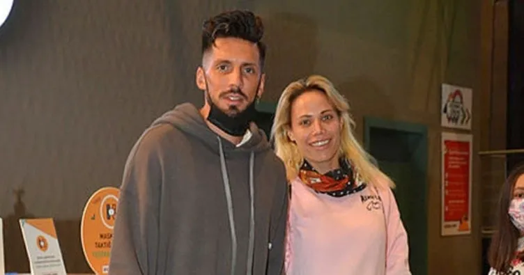 Jose Sosa’nın eşi Carolina Alurralde sahneye transfer oldu