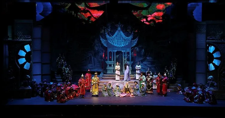 Milletin evinde bir ilk: Beştepe’de opera gecesi! Emine Erdoğan Turandot operasını izledi