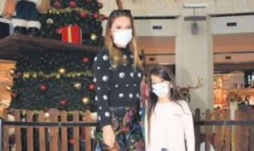 Anne-kızın yeni yıl pozu