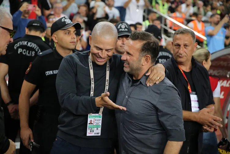 SON DAKİKA GALATASARAY HABERLERİ: Galatasaray eski yıldızını yeniden Süper Lig’e getiriyor! Devre arasında yer yerinden oynayacak…