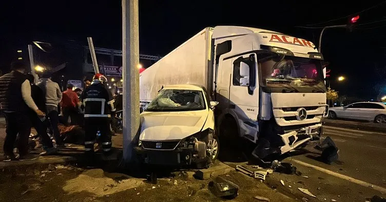 Siverek’te TIR ile otomobil kaza yaptı: 1 ölü 4 yaralı