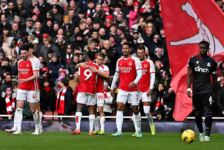 premier-ligde-arsenal-sahasinda-crystal-palacei-farkli-maglup-etti-1705770562008.jpg