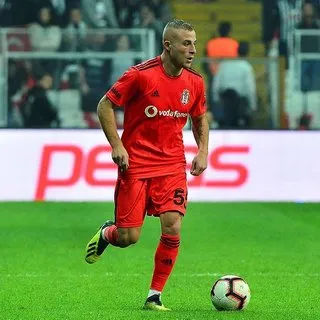 Beşiktaş'ta yarısı ödendi yarısı bekliyor