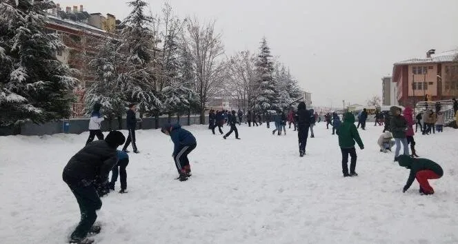 Yarın Gümüşhane, Bayburt, Erzincan’da okullar tatil mi? 13 Ocak 2022 Gümüşhane, Bayburt, Erzincan’da okullar kar tatili olacak mı?