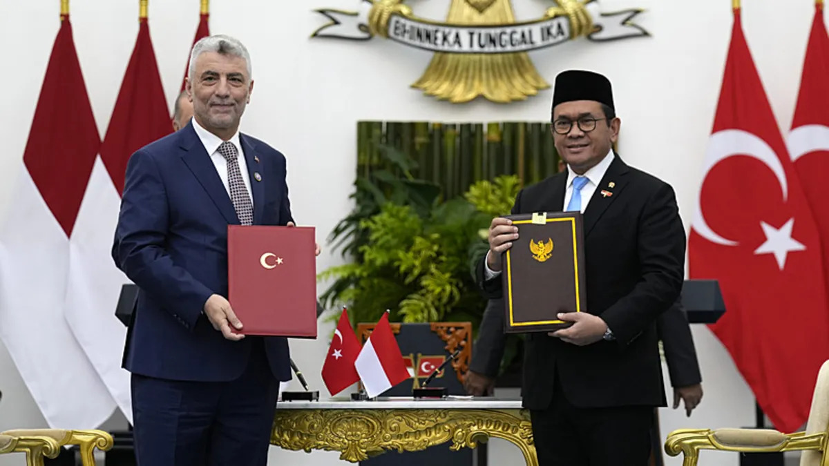 Türkiye ile Endonezya arasında ticaret anlaşması imzalandı Türkiye ile Endonezya arasında ticaret anlaşması imzalandı
