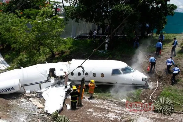 Honduras’ta uçak düştü!