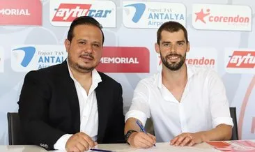 Antalyaspor, Andrea Poli ile sözleşme imzaladı