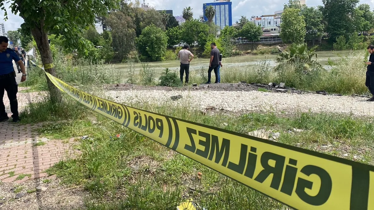 Adana'da Ceyhan Nehri'nde erkek cesedi bulundu