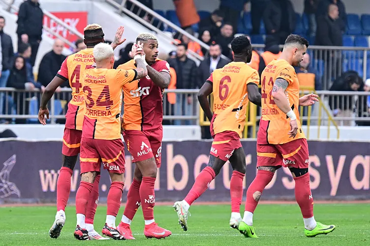 Son dakika haberi: Okan Buruk’tan Mertens’e teklif! Tecrübeli teknik adamdan sürpriz karar...