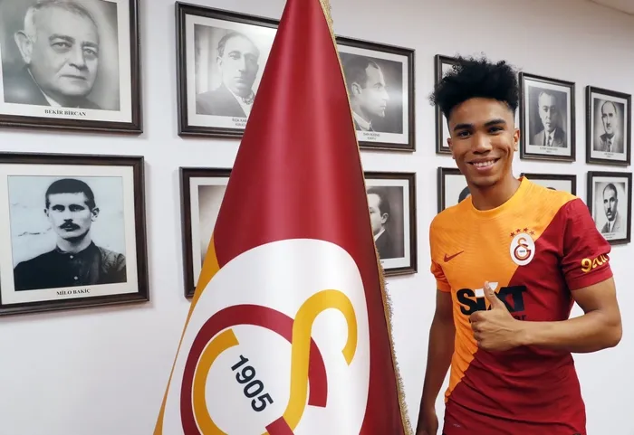 son-dakika-gustavo-assuncao-resmen-galatasarayda-arda-turan-detayi-dikkat-cekti-1631125355073.jpg