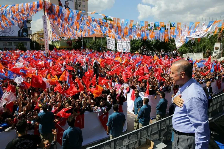 Vatandaşlar Cumhurbaşkanı Erdoğan'ı Isparta'da coşkuyla karşıladı