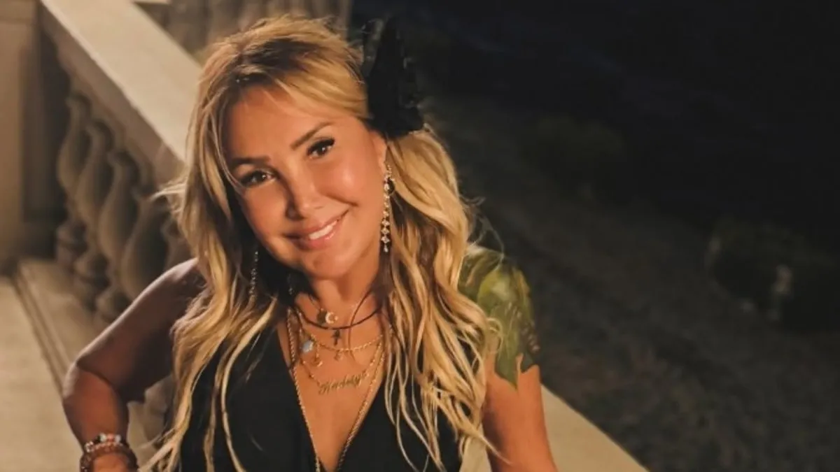 62 yaşındaki Yonca Evcimik fırtına gibi esti! Sosyal medya yıkıldı: “Sanki 30’larında…” Gençlik sırrı bakın neymiş! 62 yaşındaki Yonca Evcimik fırtına gibi esti! Sosyal medya yıkıldı: “Sanki 30’larında…” Gençlik sırrı bakın neymiş!