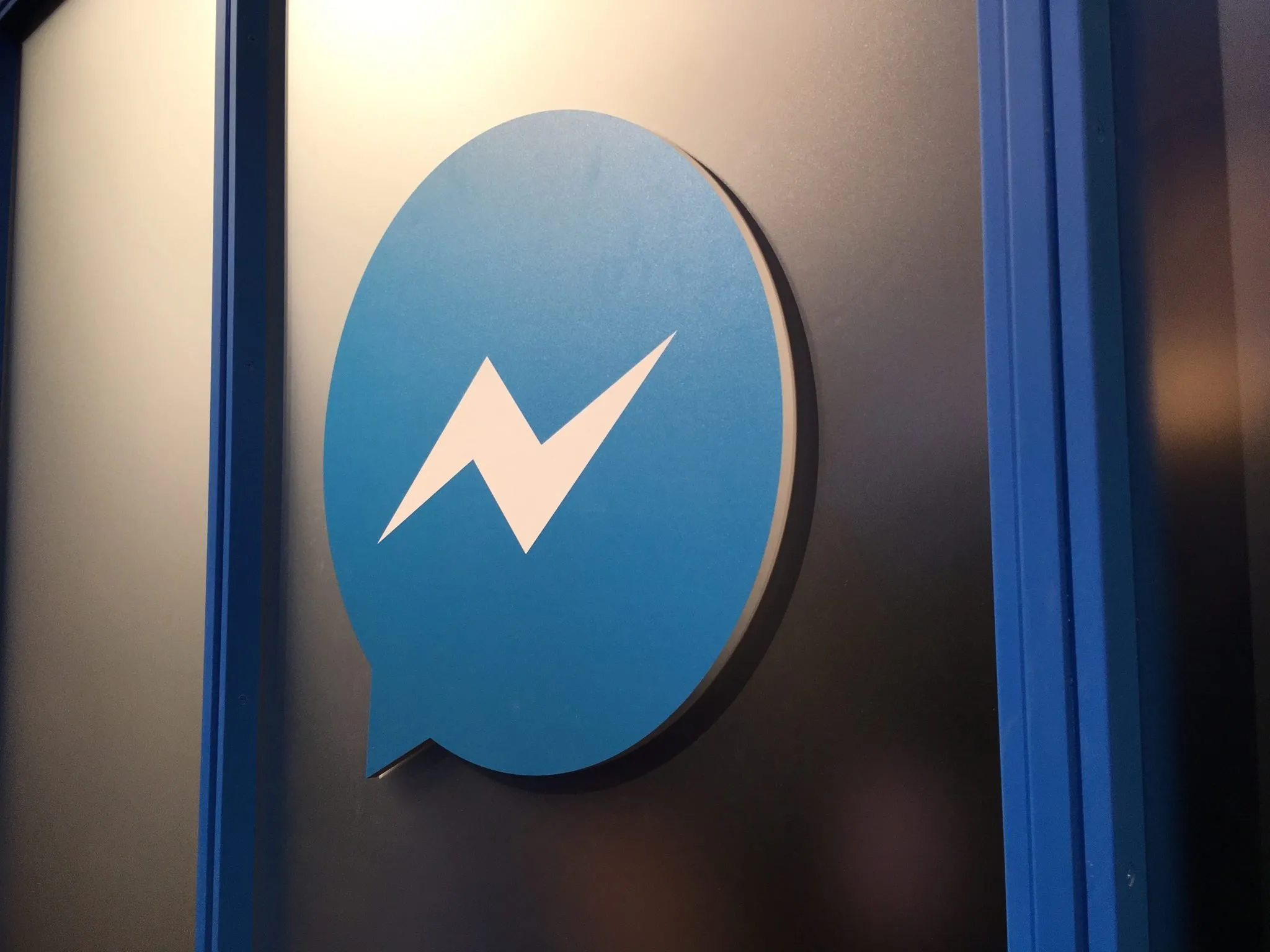 Messenger 3. The Messenger. Messenger picture. Start Messenger. Start Messenger logo.