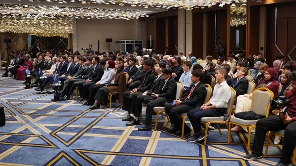 erhan-afyoncu-bosphorus-diplomasi-forumunda-genclerle-bulustu-1786785580322.jpg