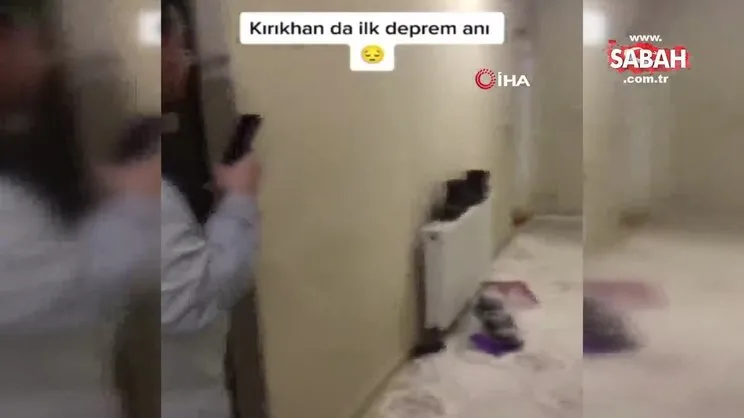 Şiddetli deprem evde yakaladı, korkuları kameraya yansıdı: