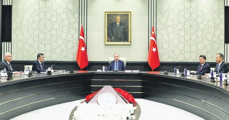 Terör prangası sökülüp atılacak