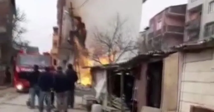 Arnavutköy’de kazı yapılırken doğalgaz borusu patladı; alevler yükseldi