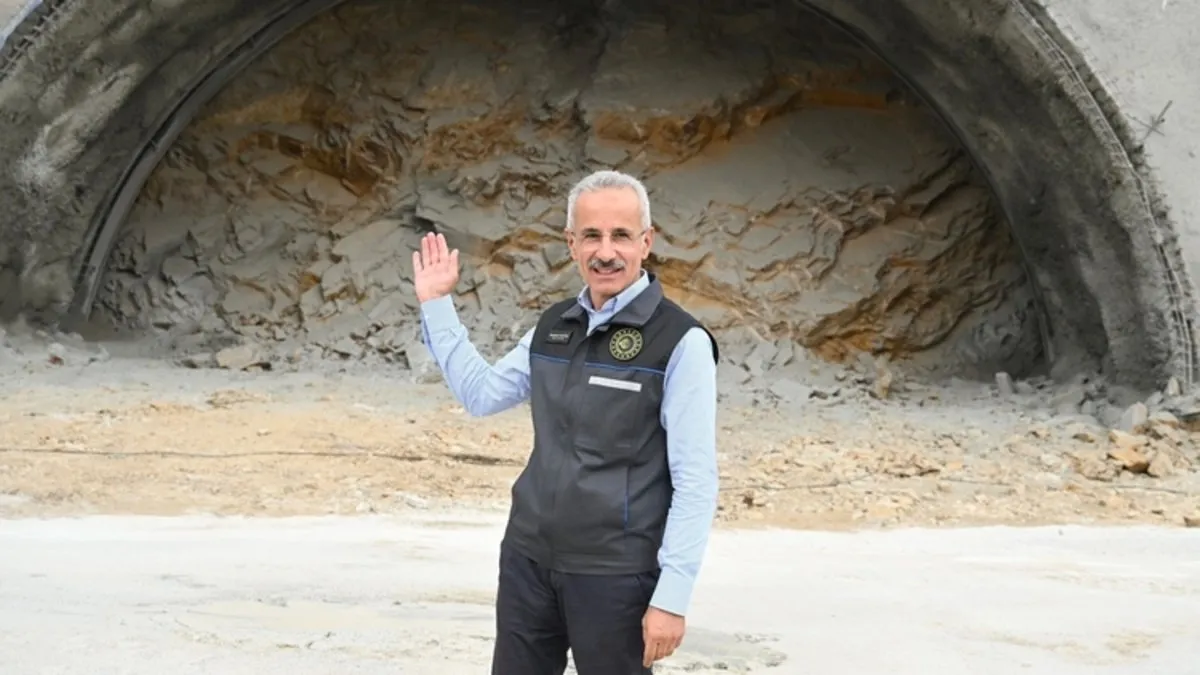 Bakan Uraloğlu müjde verdi: İzmir-Ankara hattı 2027'de bitecek
