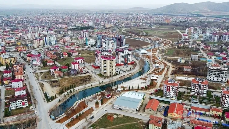 İl olmaya aday ilçeler hangileri? 82. il olmaya yakın ilçeler belli oldu