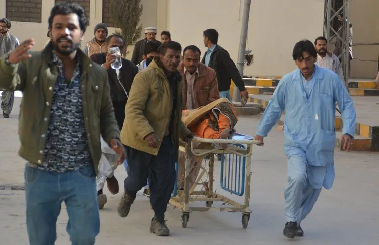 Pakistan’da pazar ayinine intihar saldırısı!