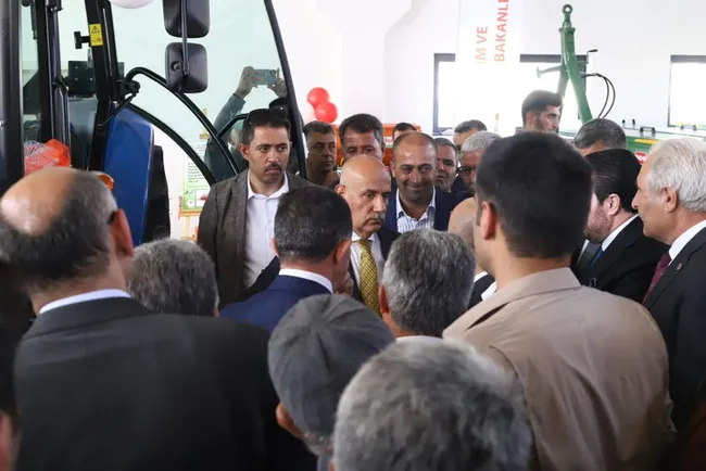 bakan-kirisci-agriya-son-20-yilda-73-milyar-liralik-tarimsal-destek-ve-yatirim-yaptik-1663593079911.jpg