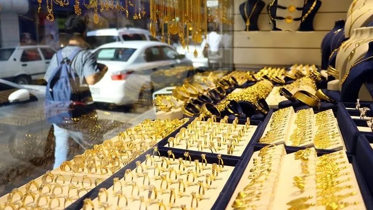 Altın almalı mı satmalı mı? İslam Memiş’ten çarpıcı 2023 altın fiyatları yorumu: Alım fırsatı verebilir