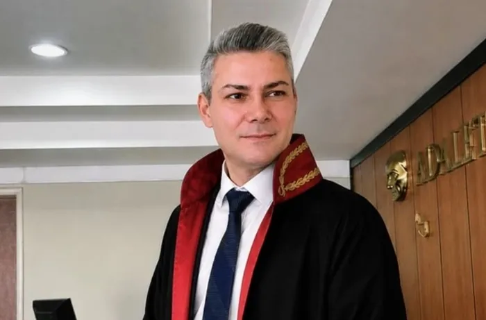 sahte-hakim-sucunu-itiraf-etti-piskin-sozler-hayatimi-yalan-uzerine-kurdum-1785213595688.jpg