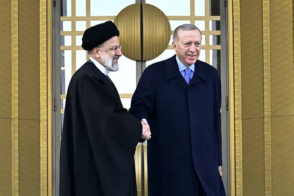 İşte Reisi'nin Ankara ziyaretinin şifreleri... Bölgede dengeler değişiyor...