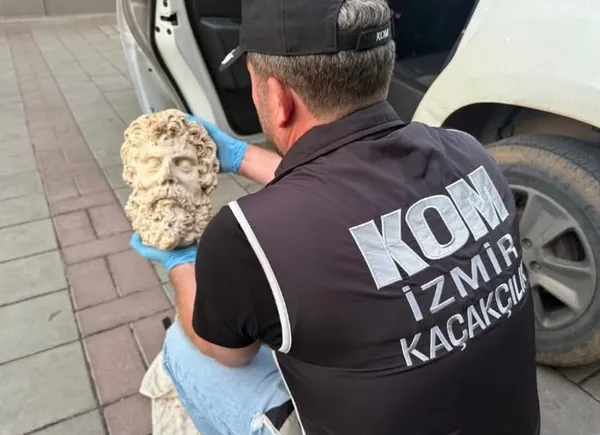 izmirde-2-bin-yillik-zeus-heykel-basi-ele-gecirildi-1792565895408.jpg