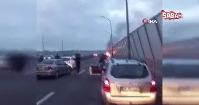 Haliç Köprüsü’nde bariyerlere çarpan araç alev alev yandı | Video