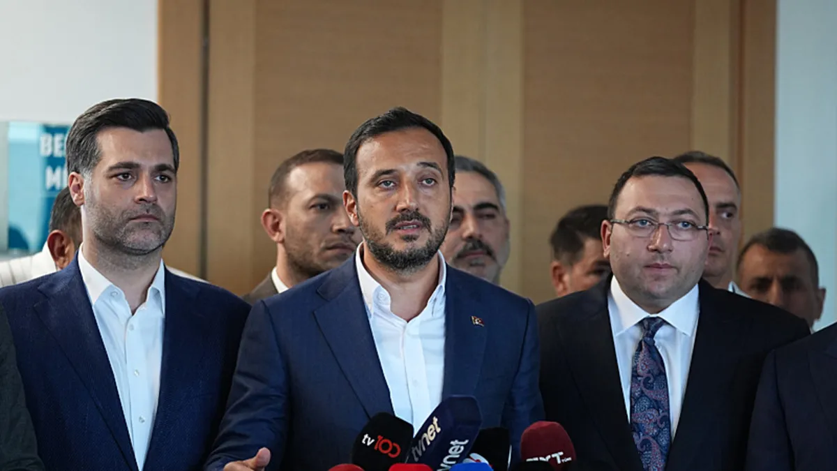 AK Parti İstanbul İl Başkanı Özdemir Üsküdar Başkanvekilliği seçimi sonrası konuştu: Şimdi Üsküdar'da hizmet zamanı haber görseli