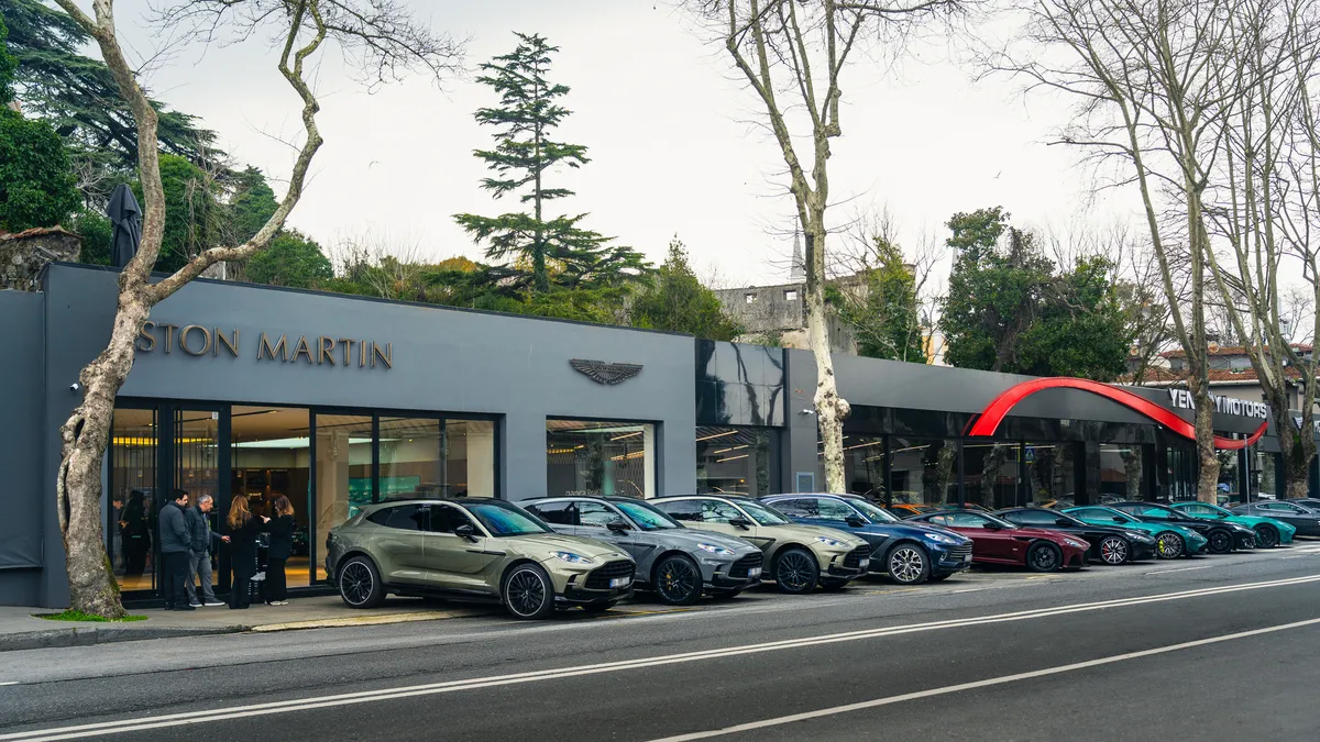 İstanbul Yollarında Aston Martin İmzası