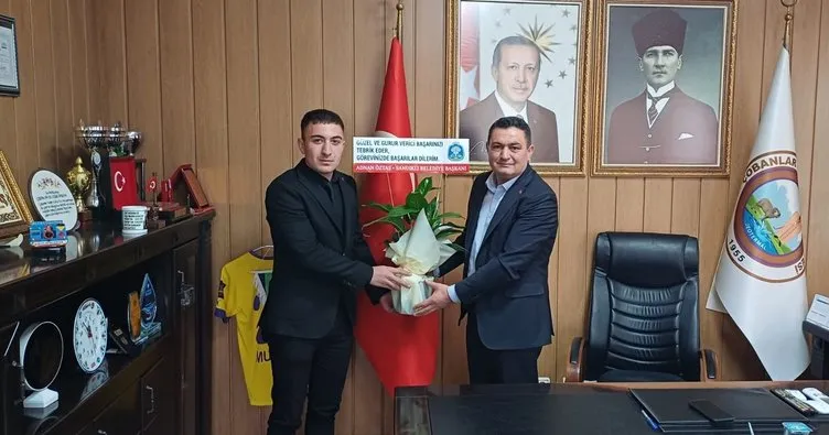 Başkan Öztaş’tan AK Partili belediye başkanlarına tebrik çiçeği