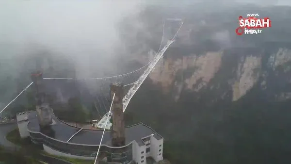 Dünyanın en yüksek cam köprüsünde Bungee Jumping keyfi başlıyor