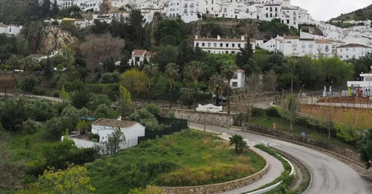 İspanya'da Covid-19'un uğramadığı Zahara de la Sierra kasabası örnek olmaya devam ediyor