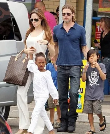 Angelina Jolie ve Brad Pitt boşanmasında bir ilk