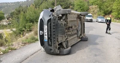 Alanya’da sürücüsünün direksiyon hakimiyetini kaybettiği araç yan yattı #antalya