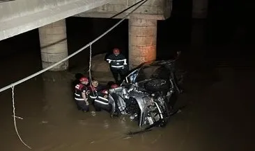 Sivas’ta Kızılırmak Nehri’ne uçan otomobildeki 3 kişiyi itfaiye kurtardı