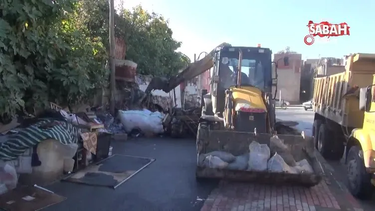 Çöp evden 22 kamyon dolusu çöp çıktı