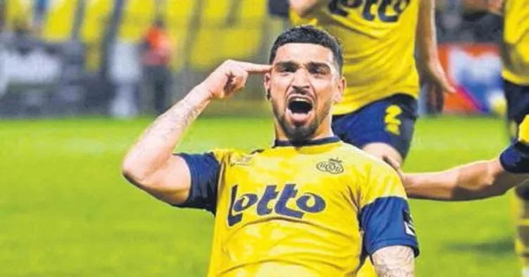 Orta sahaya İspanyol boğası!